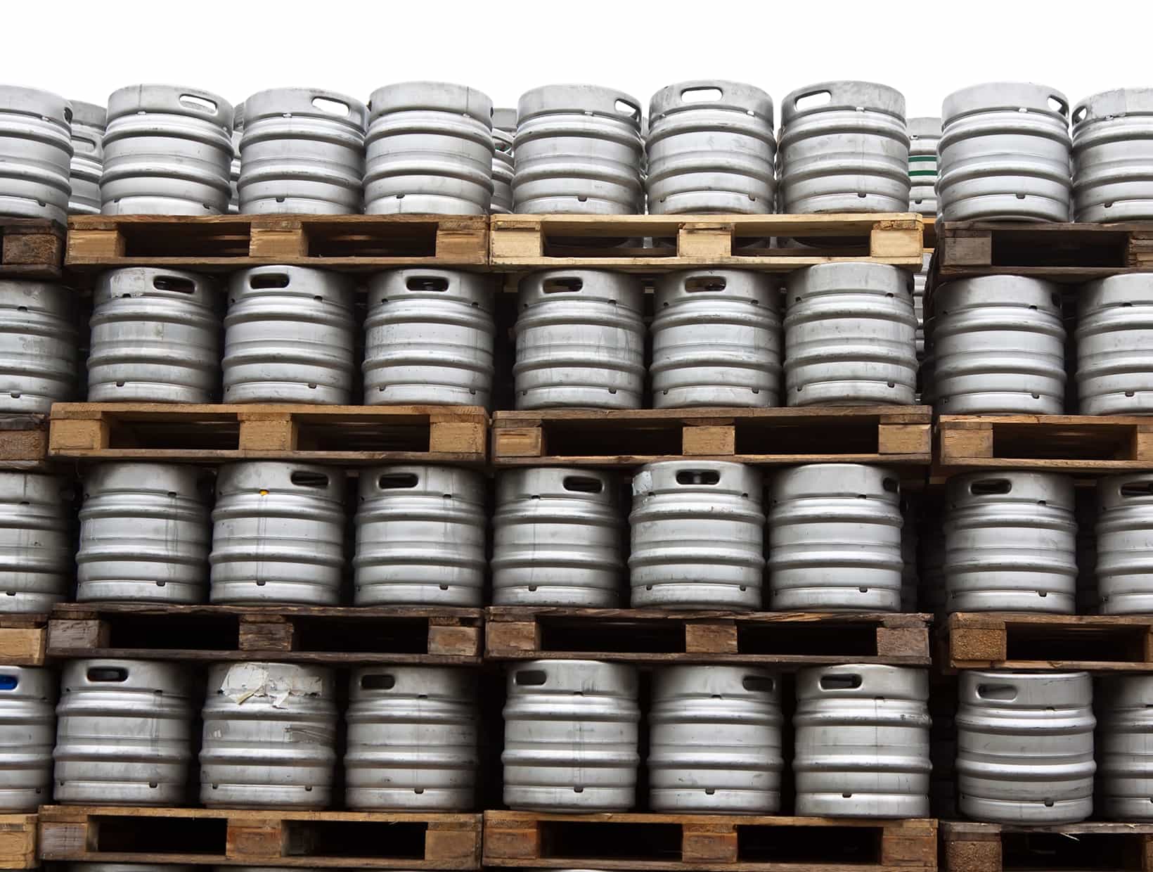 Image d'un stockage sur palettes.